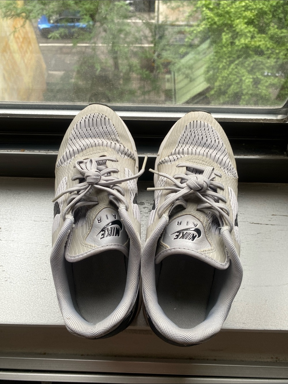 Nike Men’s Sneakers in Light Gray and White